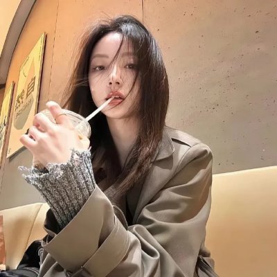 模仿女孩
